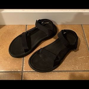 Teva Hurricane XLT 2 Sandal in Black W’s 10 US, 8 UK, 41 EU